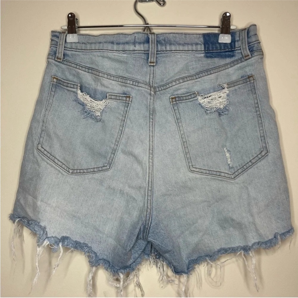 Abercrombie & Fitch 4” Curve Love High Rise Jean Shorts - Picture 7 of 8